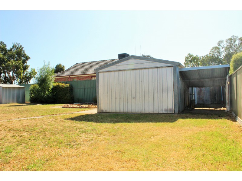 30 Neil Street, Kangaroo Flat VIC 3555