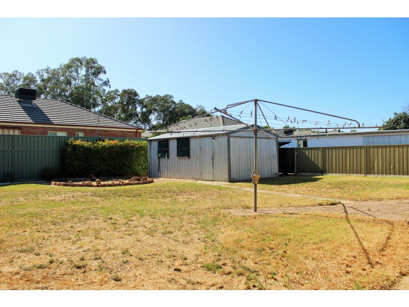 30 Neil Street, Kangaroo Flat VIC 3555