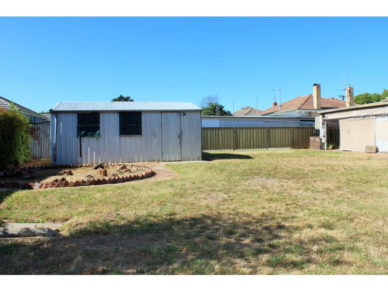 30 Neil Street, Kangaroo Flat VIC 3555