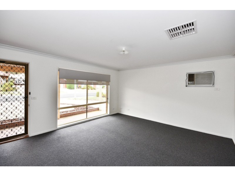 14 Pittaway Street, Kangaroo Flat VIC 3555