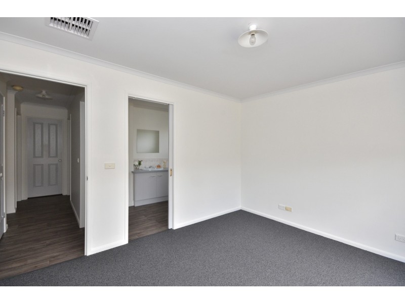 14 Pittaway Street, Kangaroo Flat VIC 3555