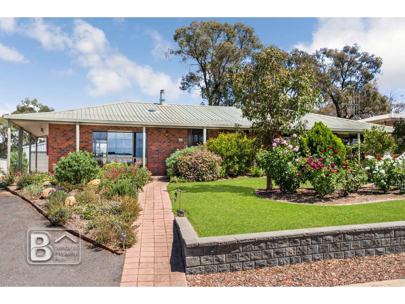 32 Akoonah Drive, Golden Square VIC 3555