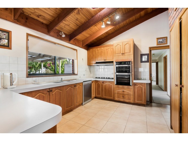 32 Akoonah Drive, Golden Square VIC 3555