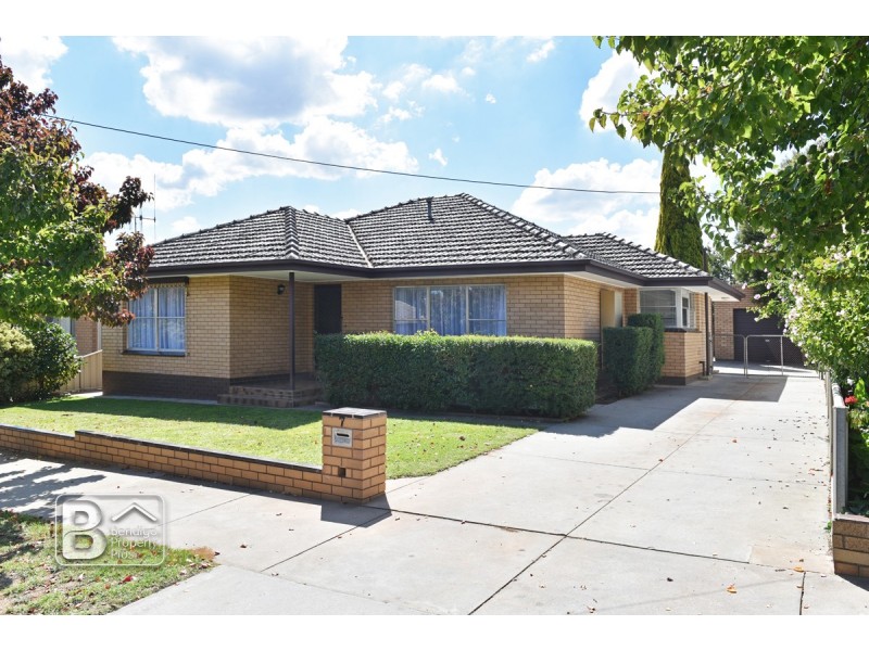 7 Hynam Avenue, Kangaroo Flat VIC 3555