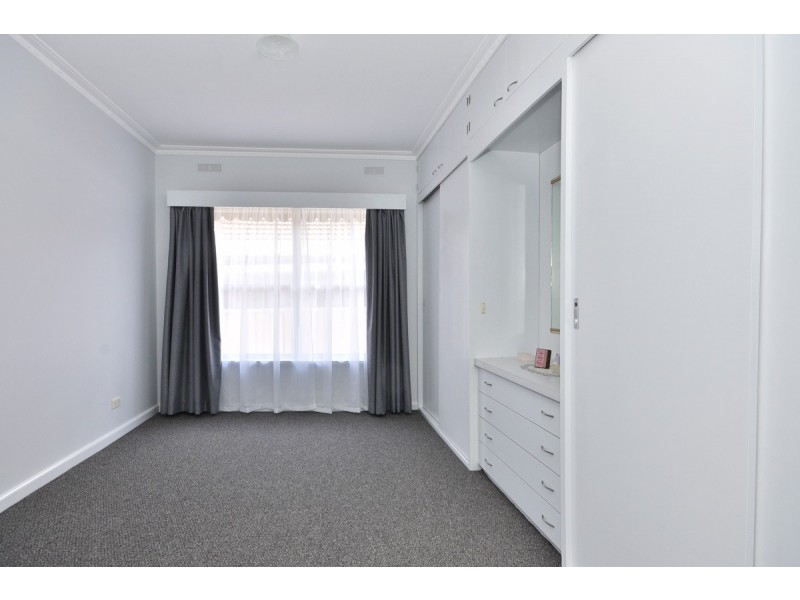 7 Hynam Avenue, Kangaroo Flat VIC 3555
