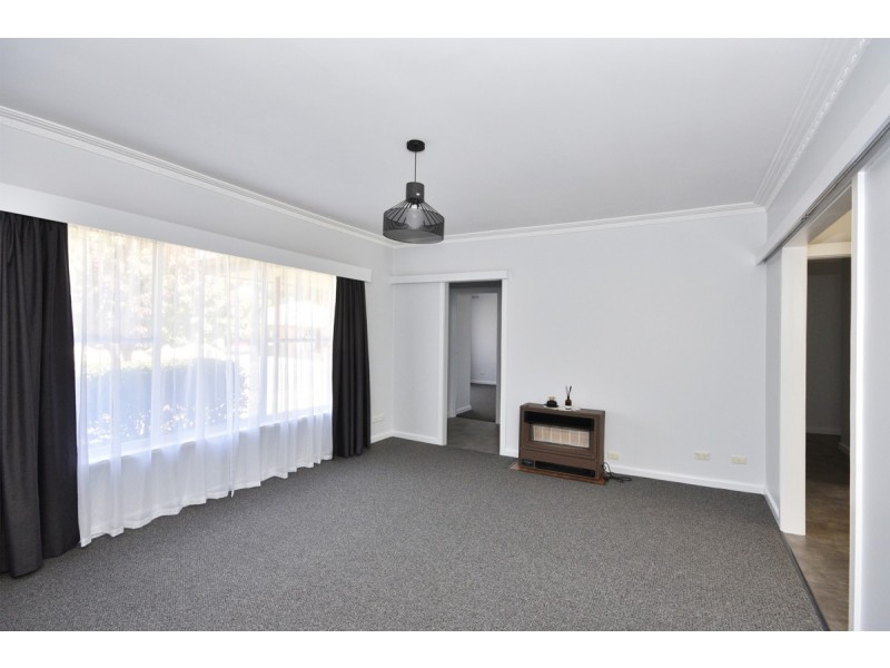 7 Hynam Avenue, Kangaroo Flat VIC 3555