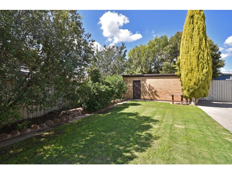 7 Hynam Avenue, Kangaroo Flat VIC 3555