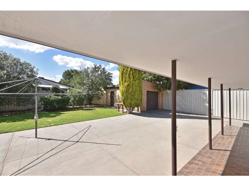 7 Hynam Avenue, Kangaroo Flat VIC 3555