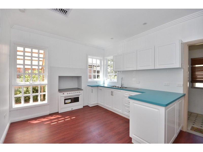 8 Neil Street, Kangaroo Flat VIC 3555