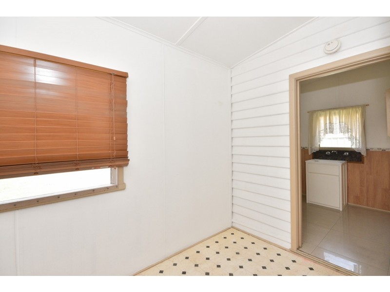 8 Neil Street, Kangaroo Flat VIC 3555