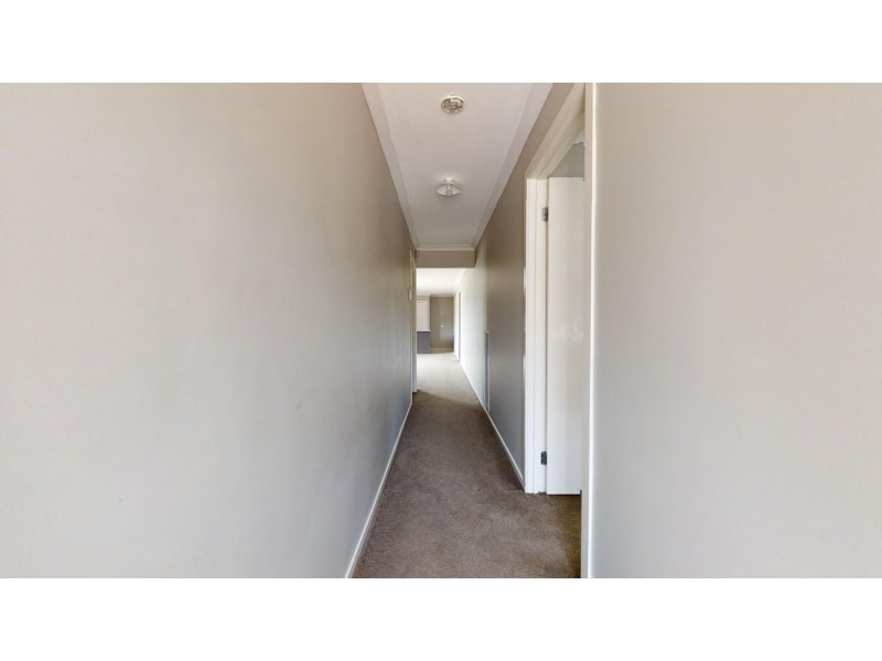 16 Caulfield Drive, Ascot VIC 3551