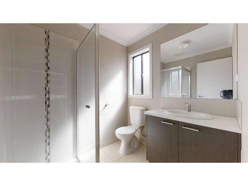 16 Caulfield Drive, Ascot VIC 3551