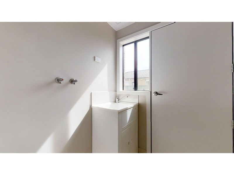 16 Caulfield Drive, Ascot VIC 3551