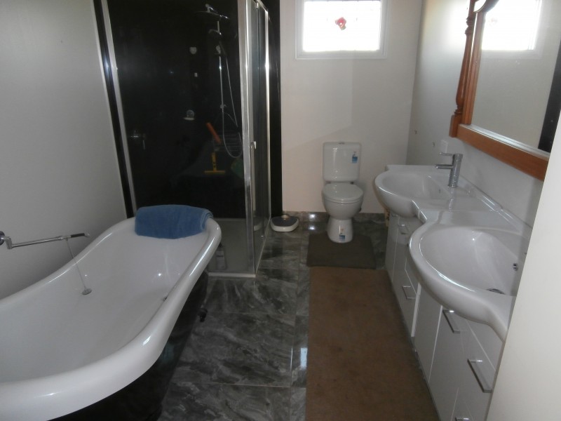 14 Pine Street, Eaglehawk VIC 3556