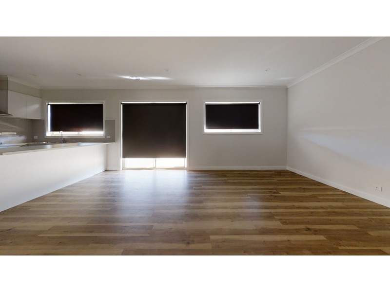2/8A Oakes Place, Golden Square VIC 3555