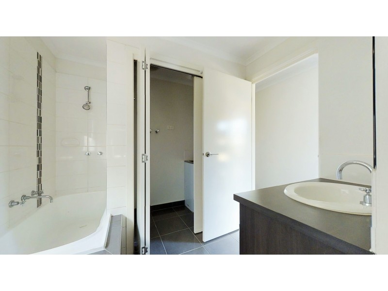 16 RIVERGUM COURT, North Bendigo VIC 3550