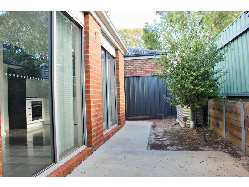 16 RIVERGUM COURT, North Bendigo VIC 3550