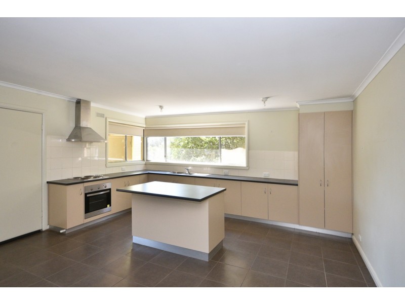 24 Mitchell Street, Heathcote VIC 3523