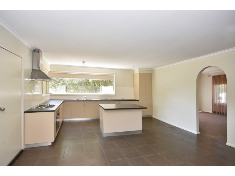 24 Mitchell Street, Heathcote VIC 3523