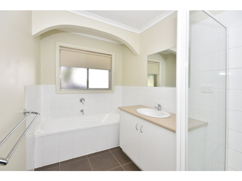 24 Mitchell Street, Heathcote VIC 3523