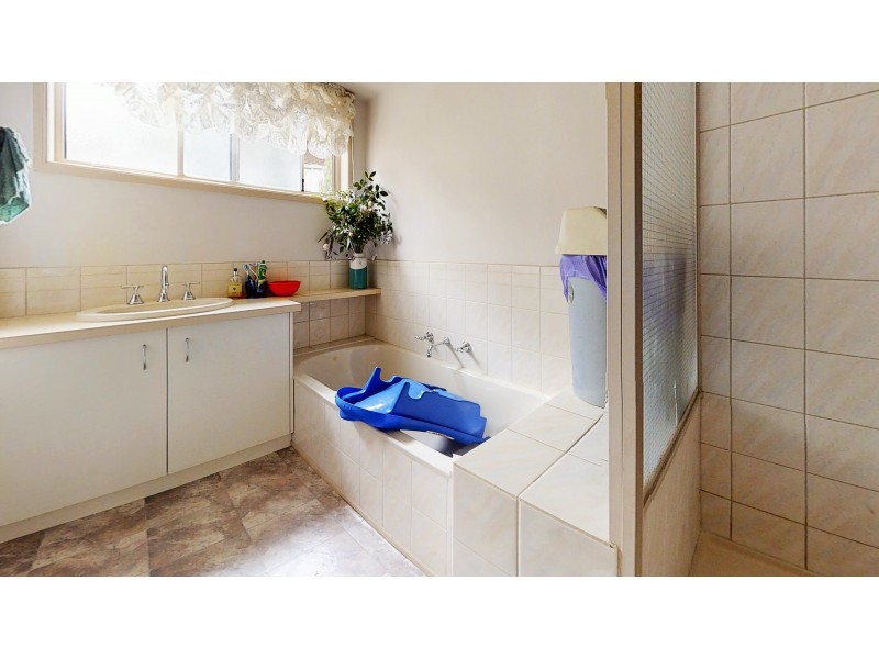 2/119 Osborne Street, Flora Hill VIC 3550