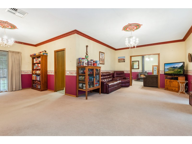 14 Broad Road, Campbells Creek VIC 3451