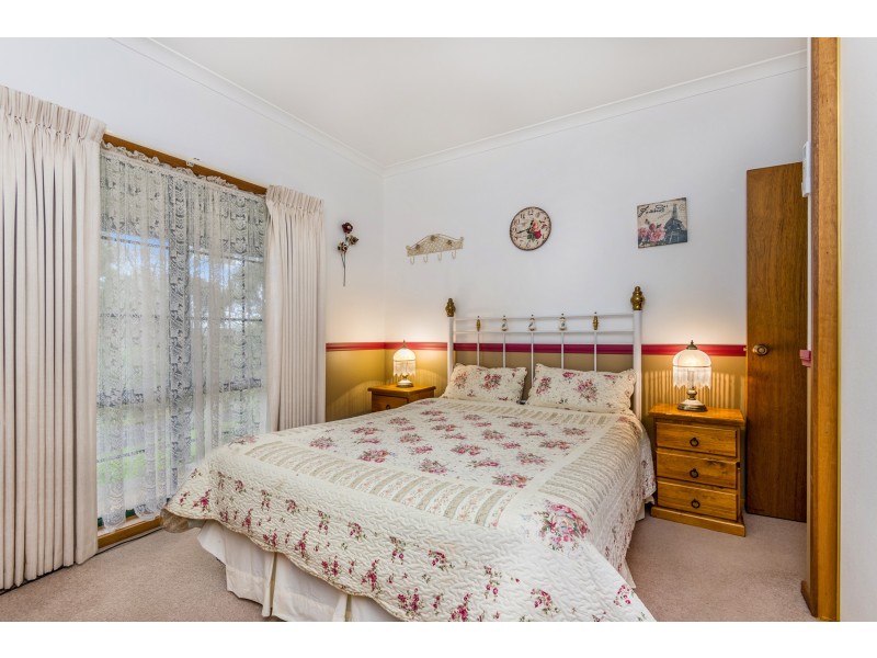 14 Broad Road, Campbells Creek VIC 3451