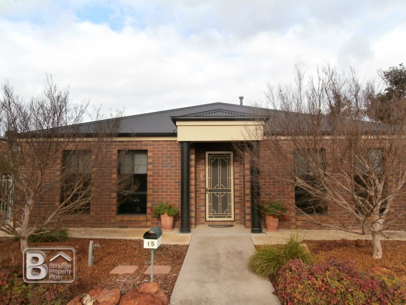 15 Freeman Drive, Kangaroo Flat VIC 3555