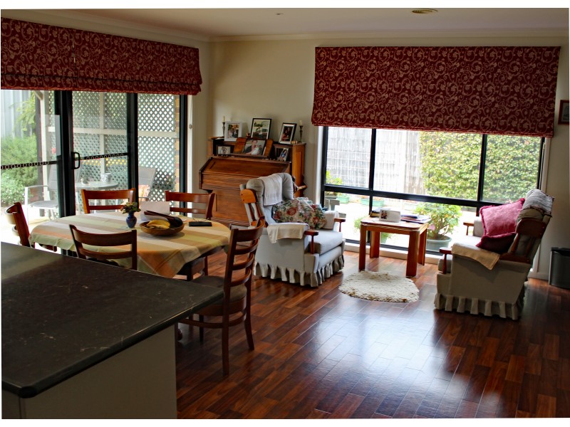 15 Freeman Drive, Kangaroo Flat VIC 3555