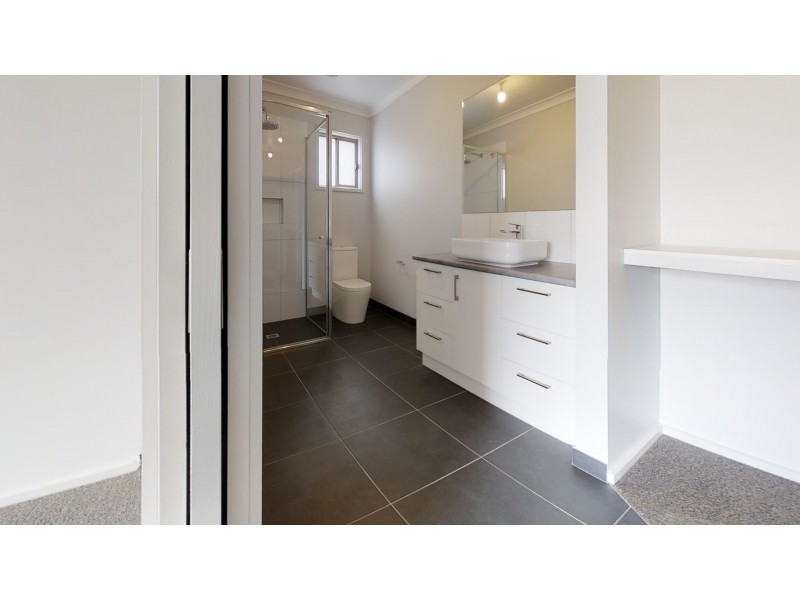 10 Ashbourne Way, Kangaroo Flat VIC 3555