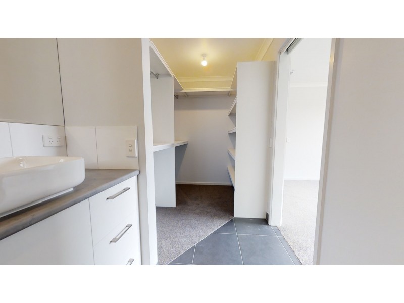 10 Ashbourne Way, Kangaroo Flat VIC 3555