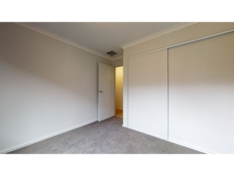 10 Ashbourne Way, Kangaroo Flat VIC 3555