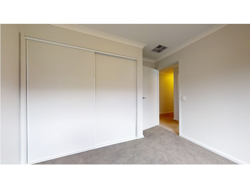 10 Ashbourne Way, Kangaroo Flat VIC 3555