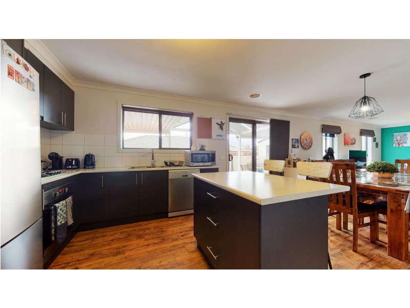 3 Garnet Court, Kangaroo Flat VIC 3555