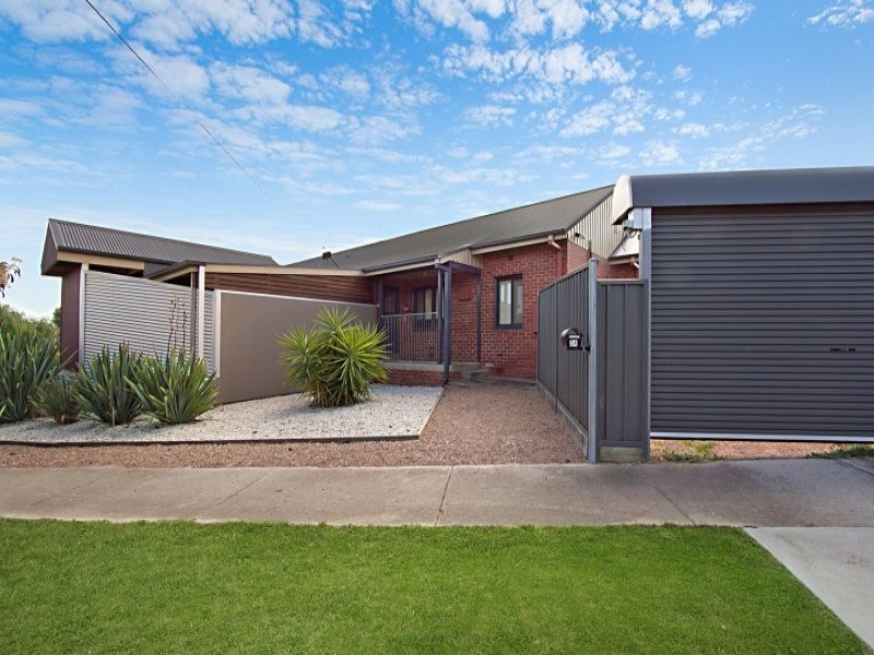 Room 8/32-34 Churchill Avenue, Bendigo VIC 3550