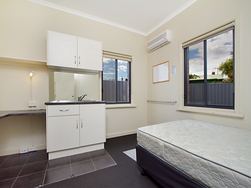 Room 8/32-34 Churchill Avenue, Bendigo VIC 3550