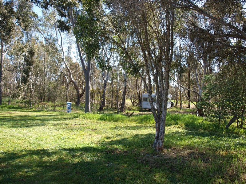 6 & 11 Main Road, Laanecoorie VIC 3463