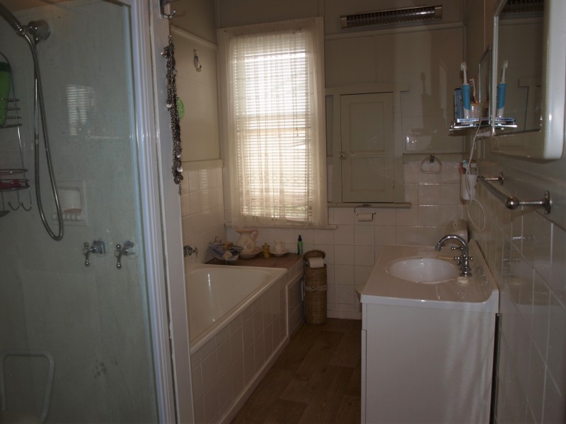 18 Waugh Street, Charlton VIC 3525