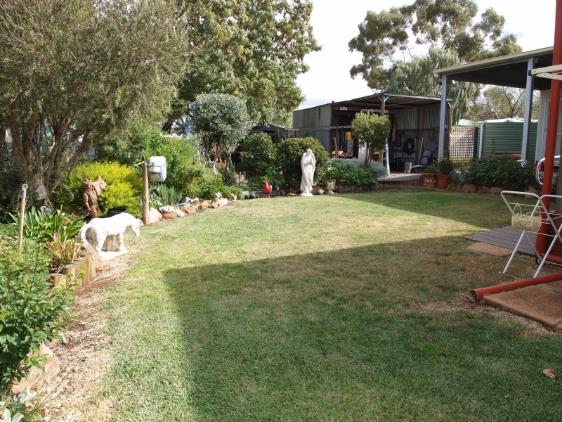 18 Waugh Street, Charlton VIC 3525