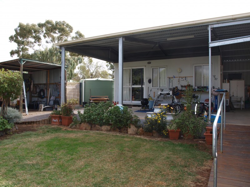 18 Waugh Street, Charlton VIC 3525