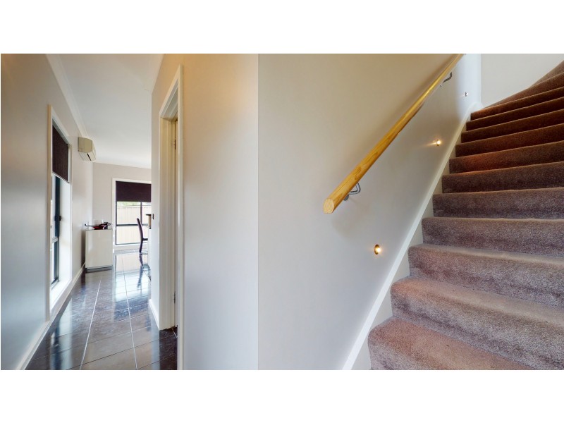 2/18 CURNOW STREET, Golden Square VIC 3555