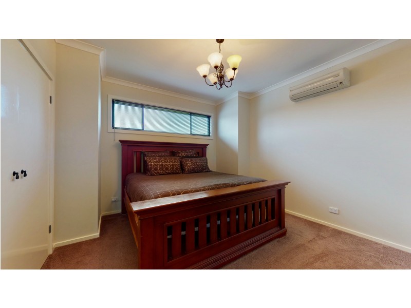2/18 CURNOW STREET, Golden Square VIC 3555