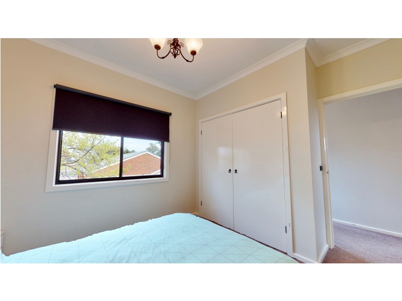 2/18 CURNOW STREET, Golden Square VIC 3555