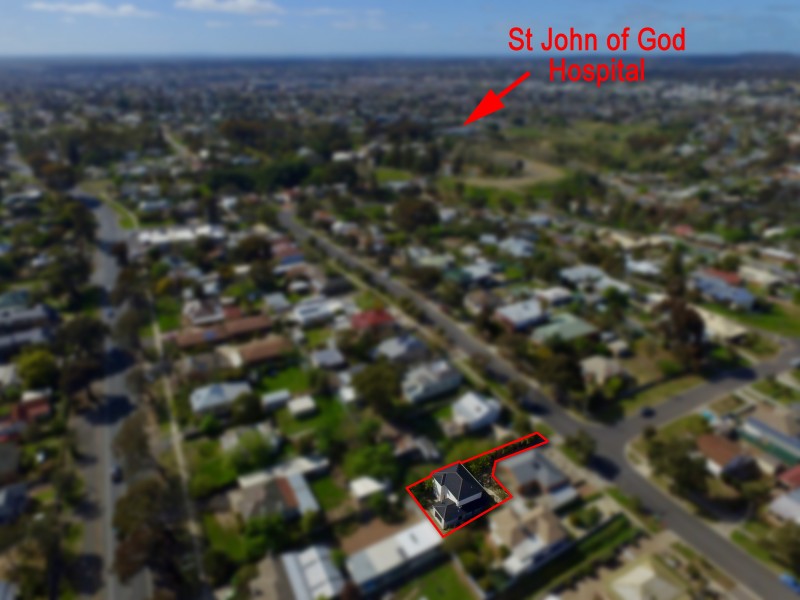 2/18 CURNOW STREET, Golden Square VIC 3555
