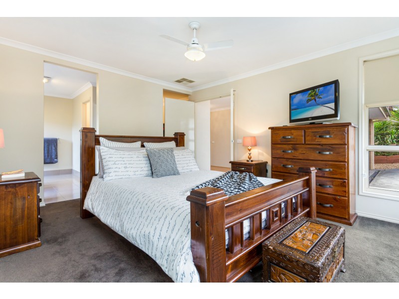 9 Phyllis Crescent, Mckenzie Hill VIC 3451