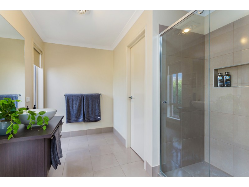 9 Phyllis Crescent, Mckenzie Hill VIC 3451