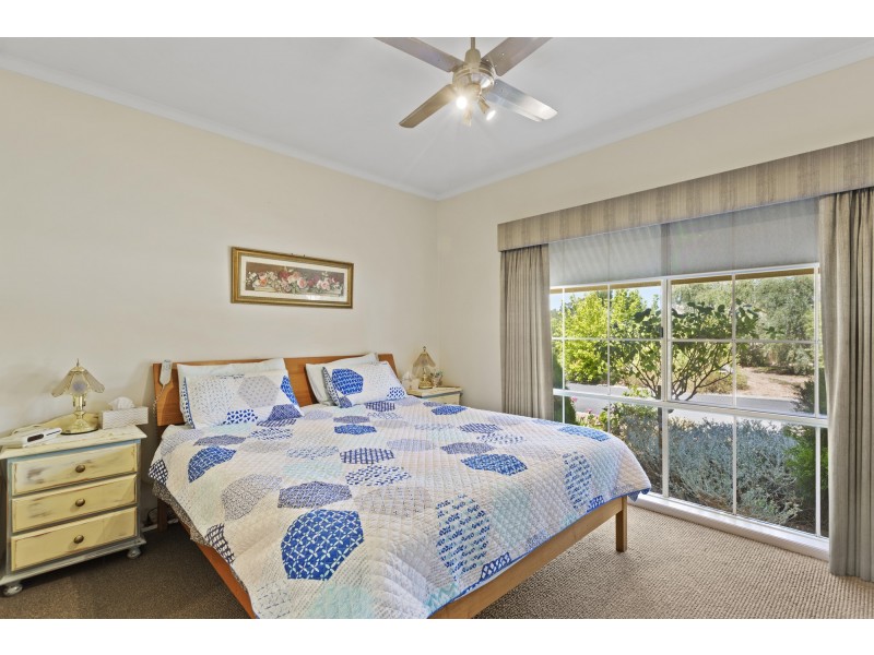 11 Pauline Court, Kangaroo Flat VIC 3555