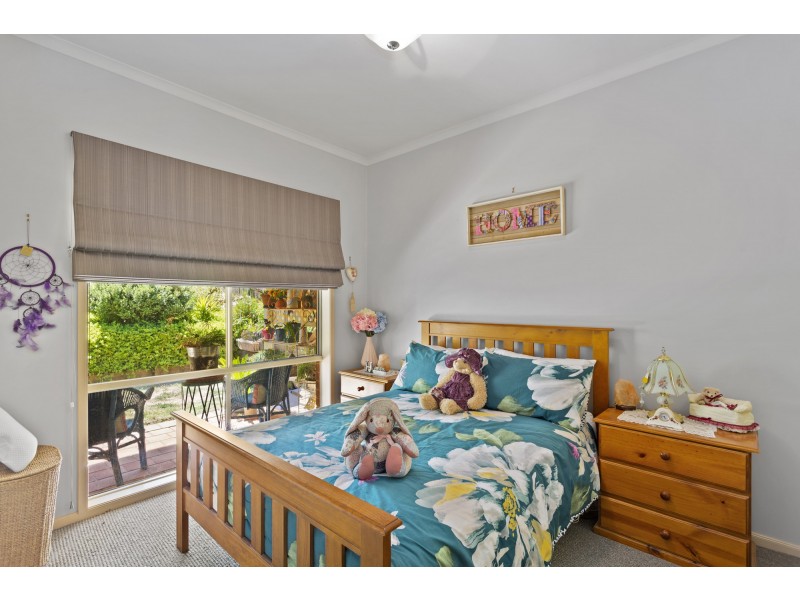 11 Pauline Court, Kangaroo Flat VIC 3555