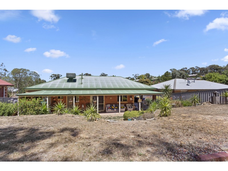 11 Pauline Court, Kangaroo Flat VIC 3555