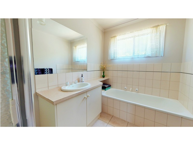 6 Peace Street, Kangaroo Flat VIC 3555